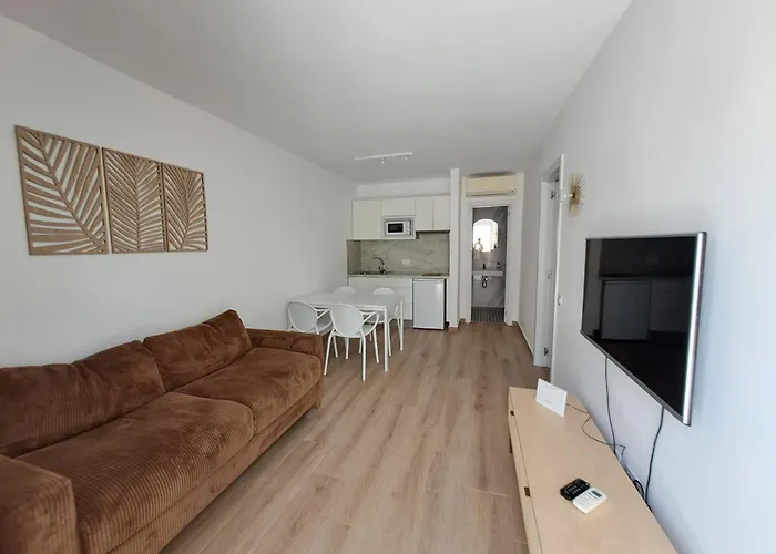 Alisios Con Terraza Y Piscina アパート コラレホ